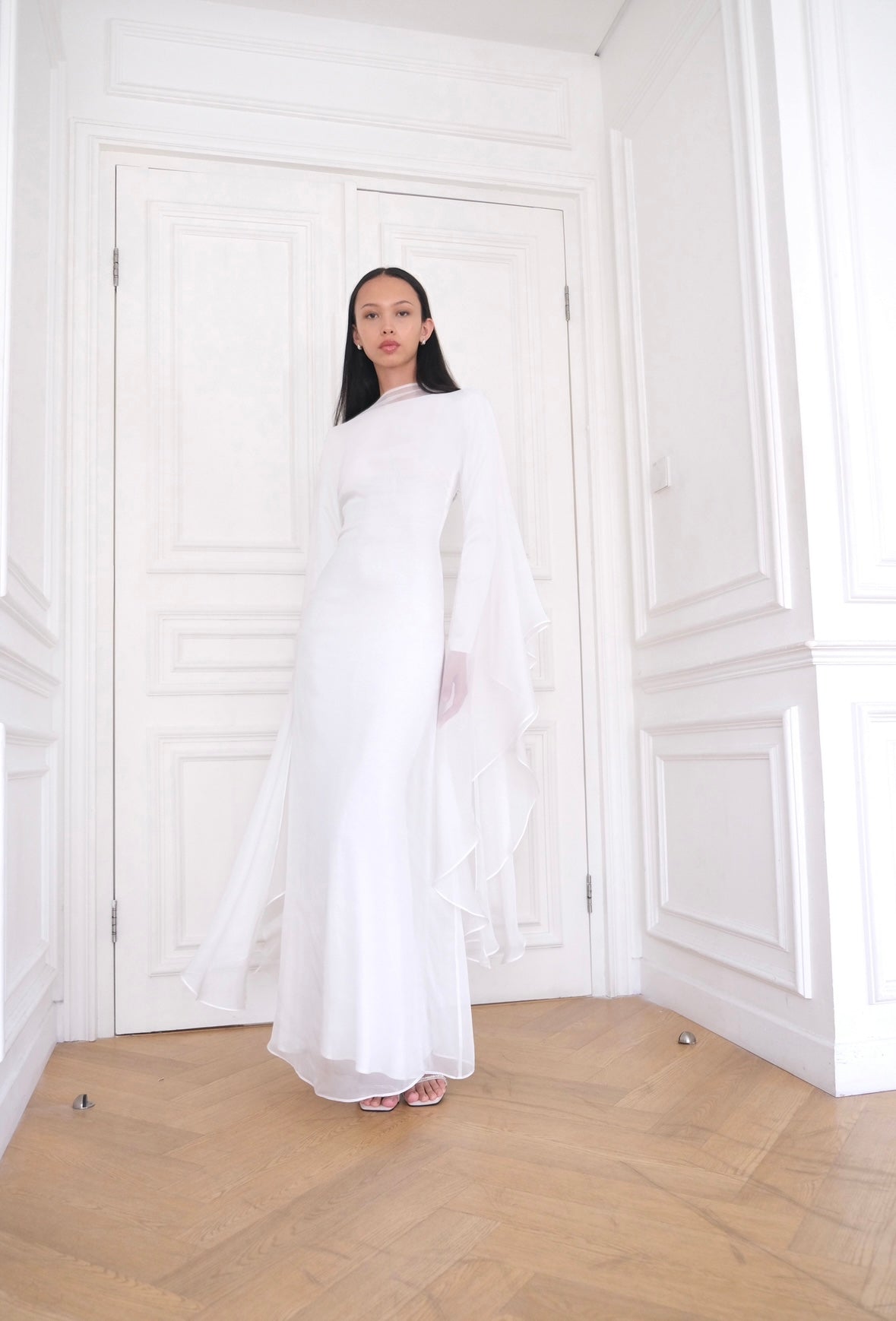 ALUNA Fluid Long Dress in White