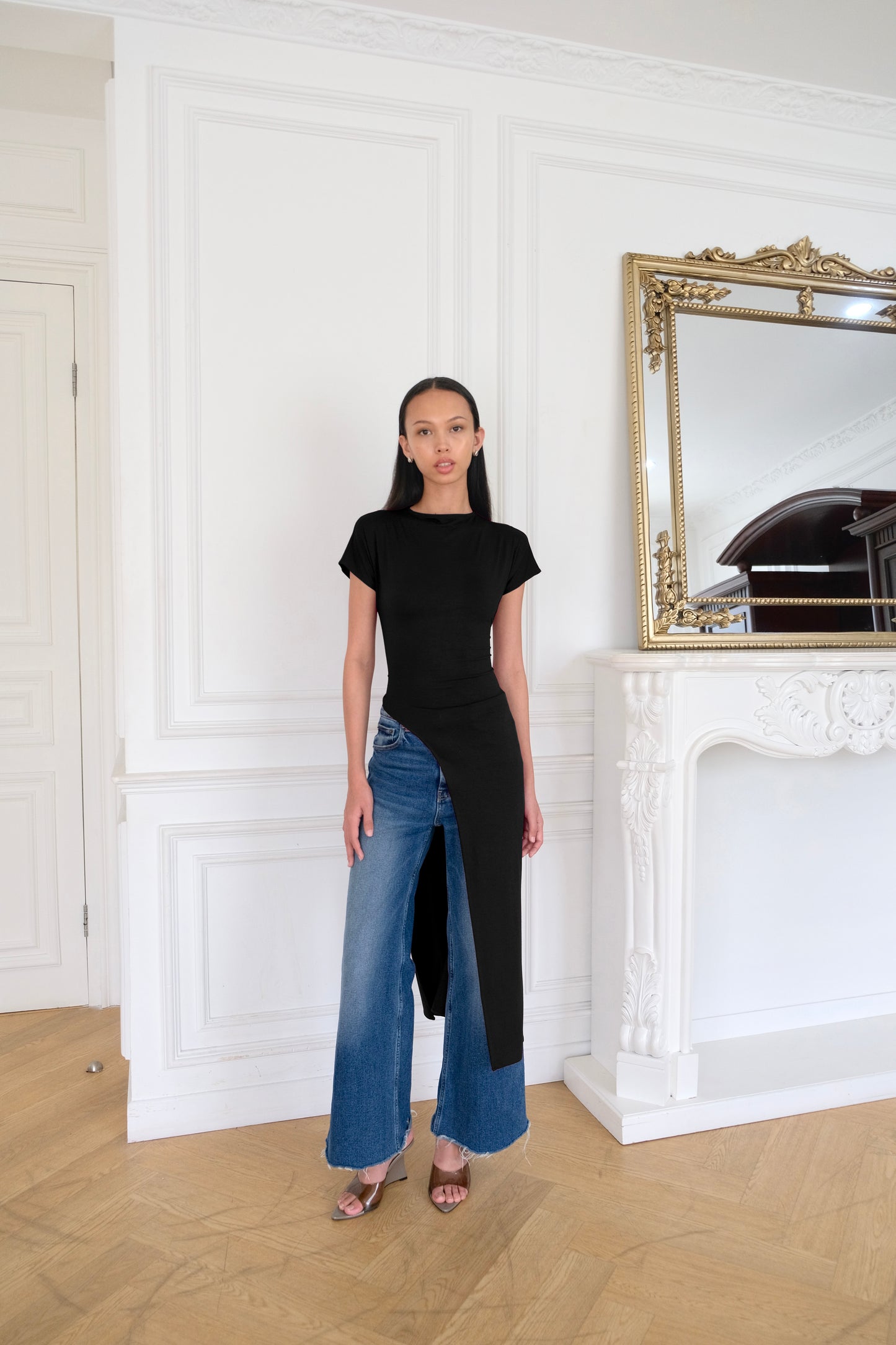 ORIA Short-Sleeve Asymmetrical Long Top in Black