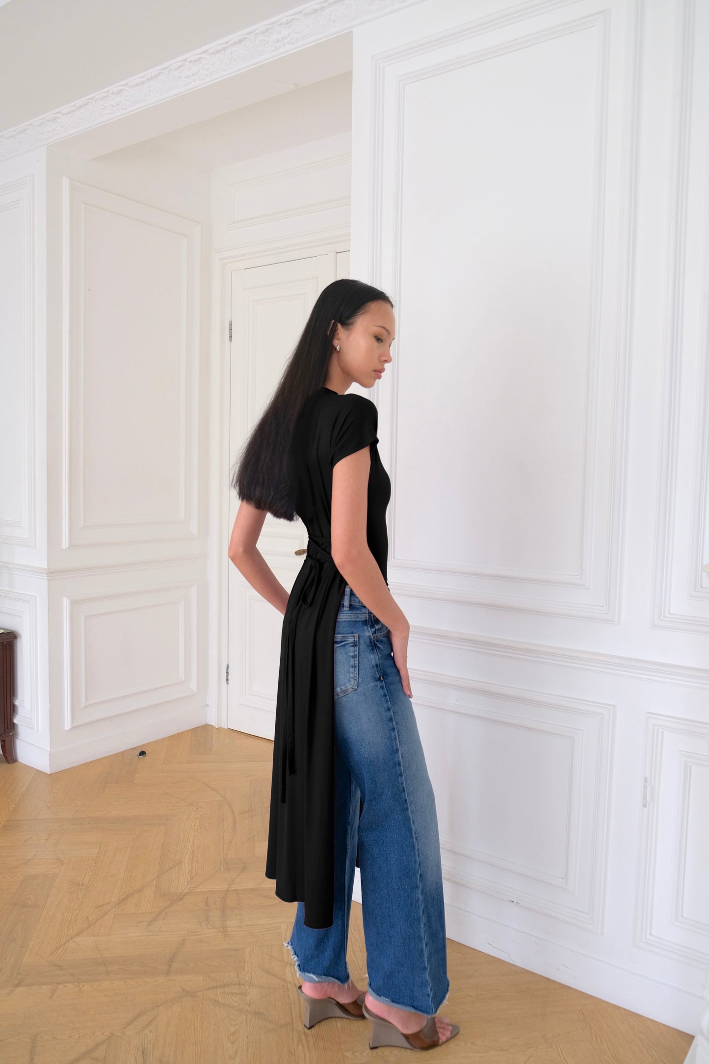 ORIA Short-Sleeve Asymmetrical Long Top in Black