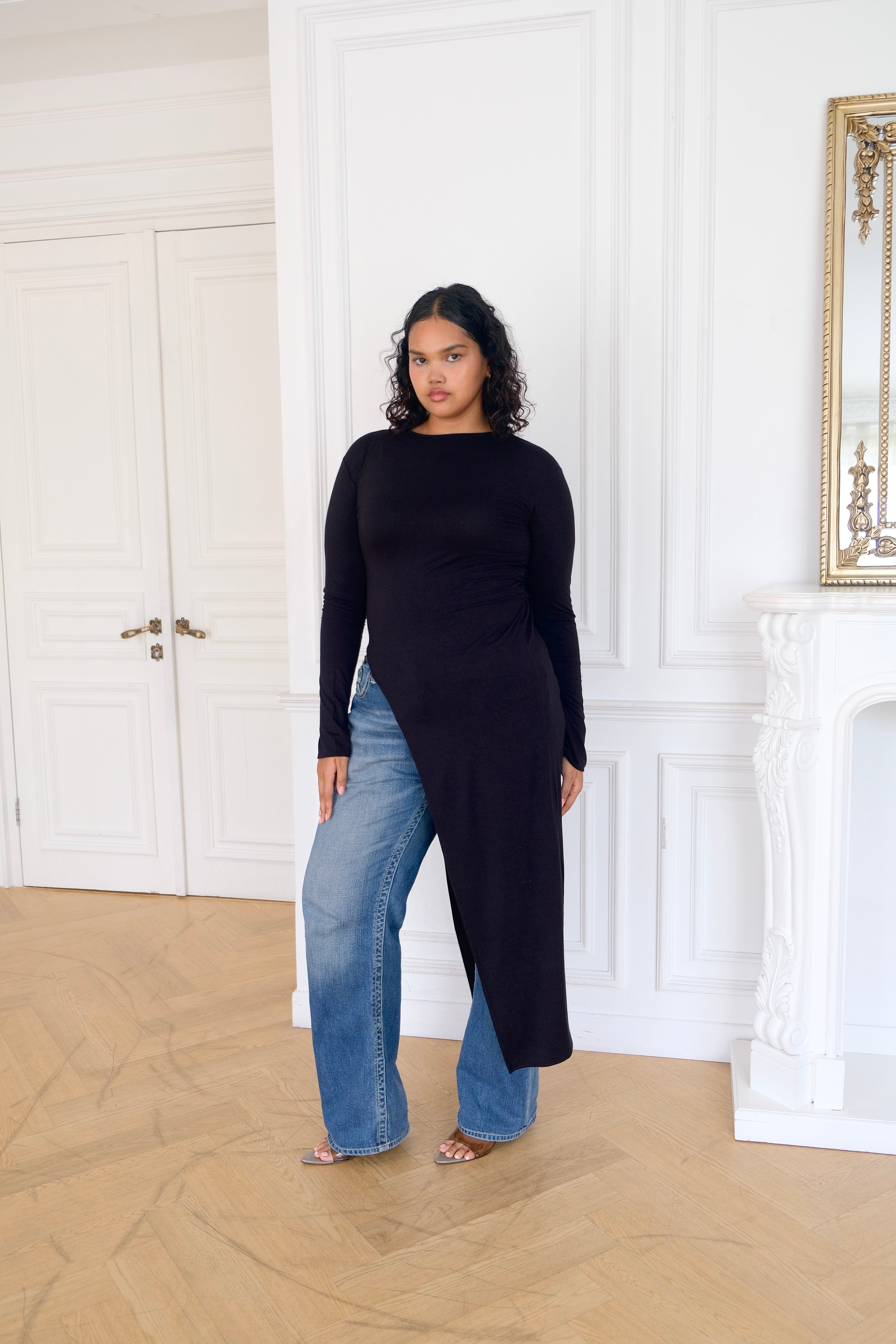 ARI Asymmetrical Long Top in Black – Esmé New York