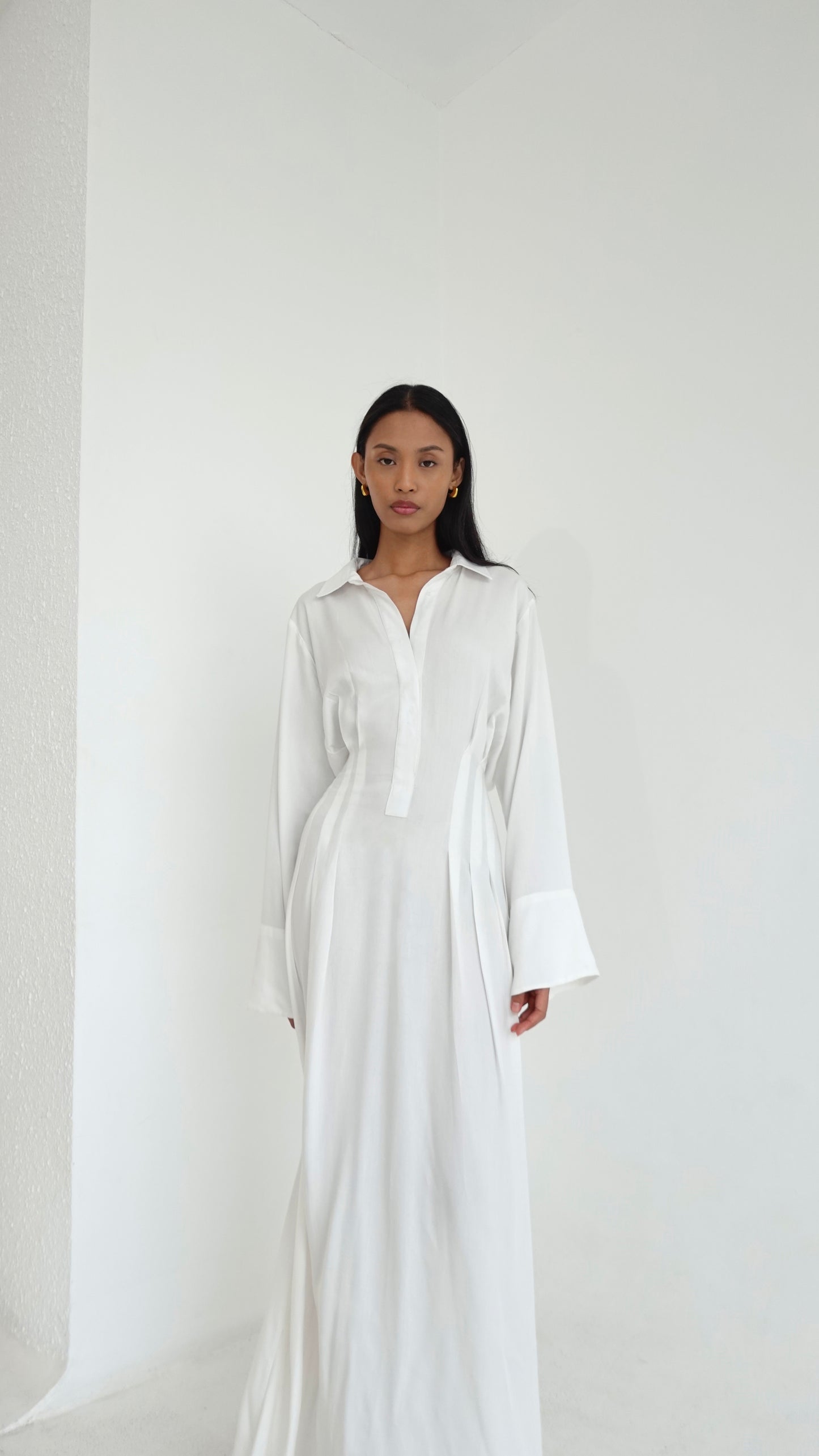Cinched Maxi Shirt Dress in White | inner included