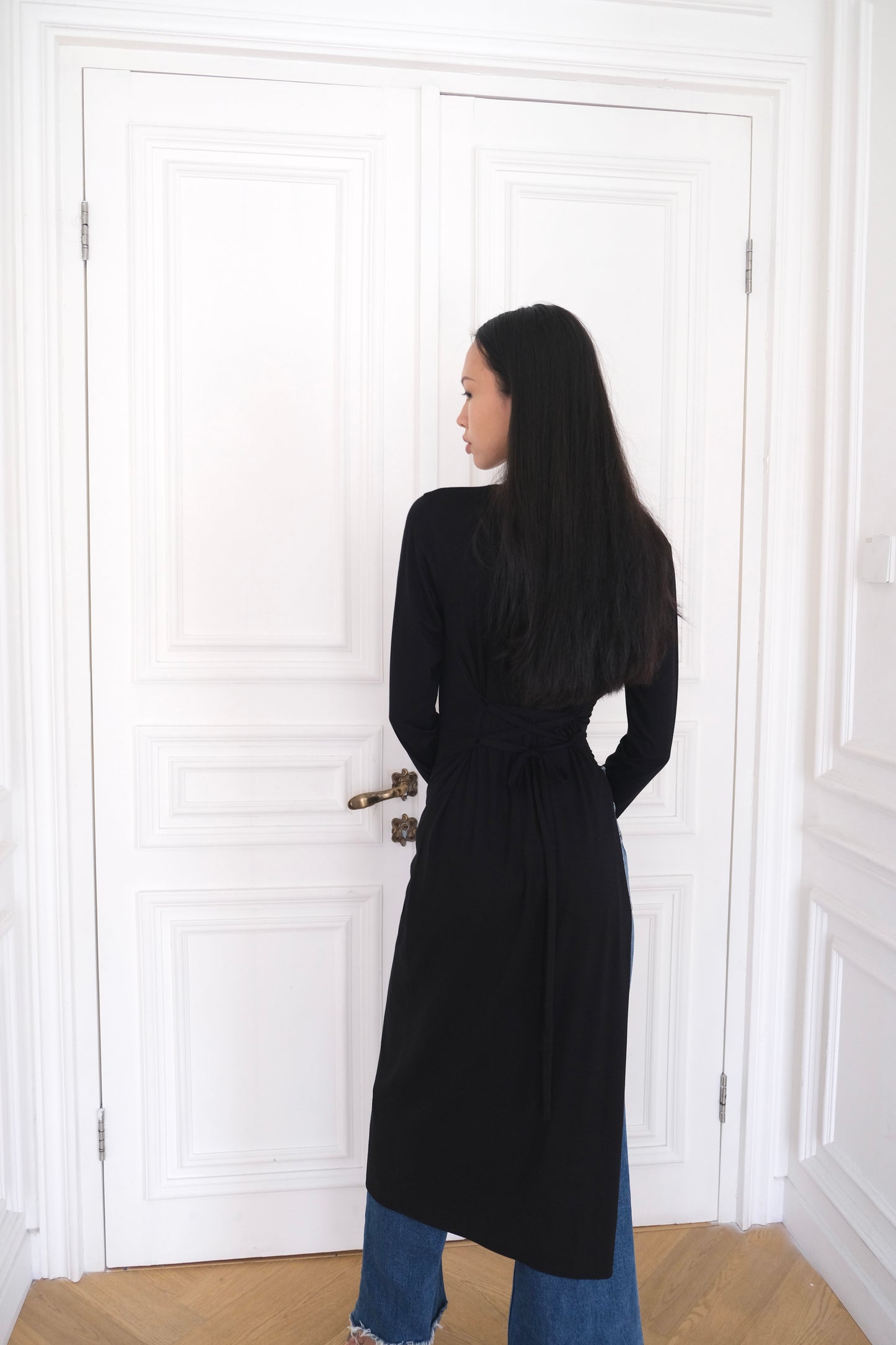 Esmé New York ARI Asymmetrical Longline Top Black