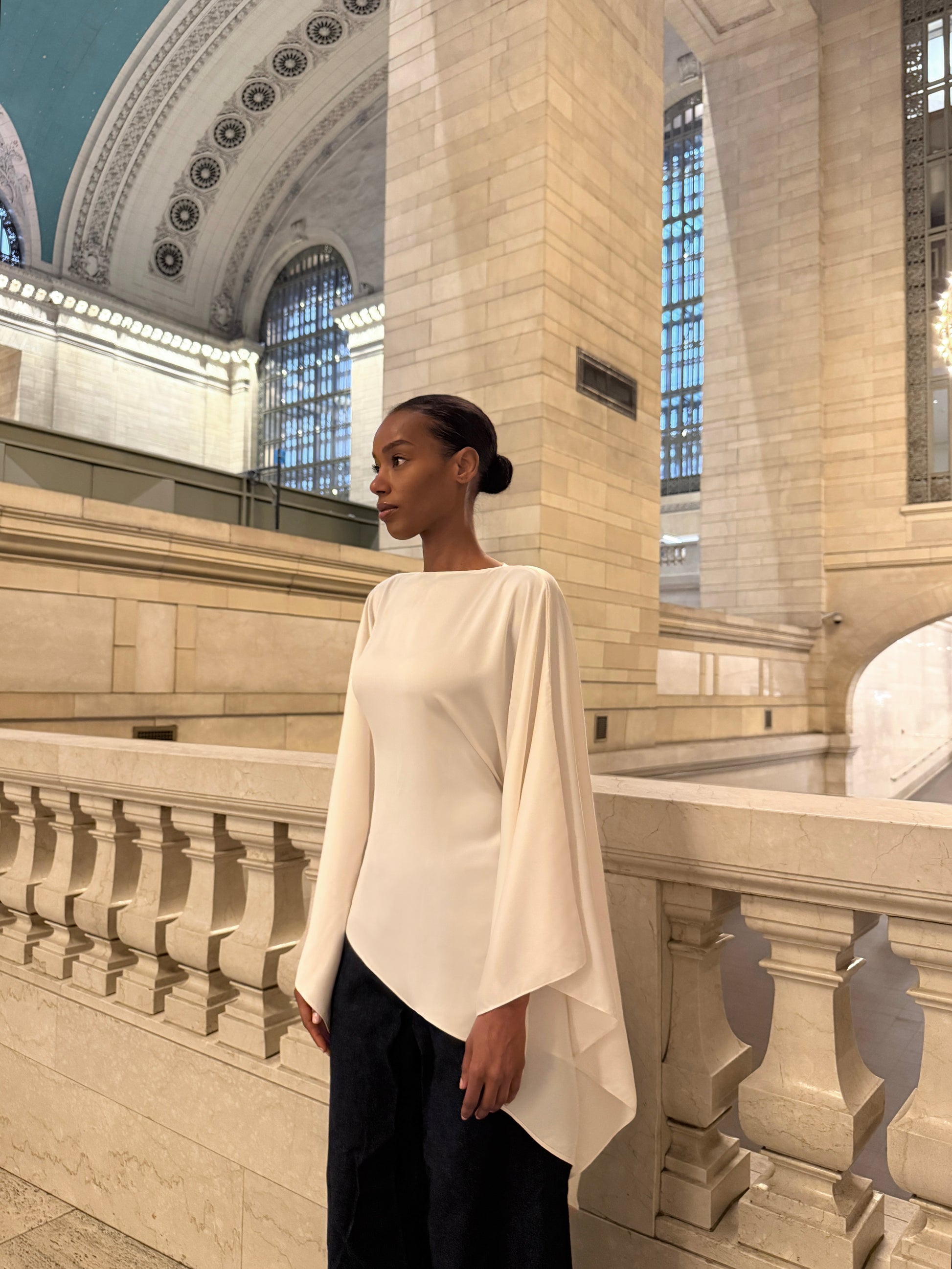 Esmé New York WHITE IVORY butterfly top adjustable ties waist long sleeve asymmetrical