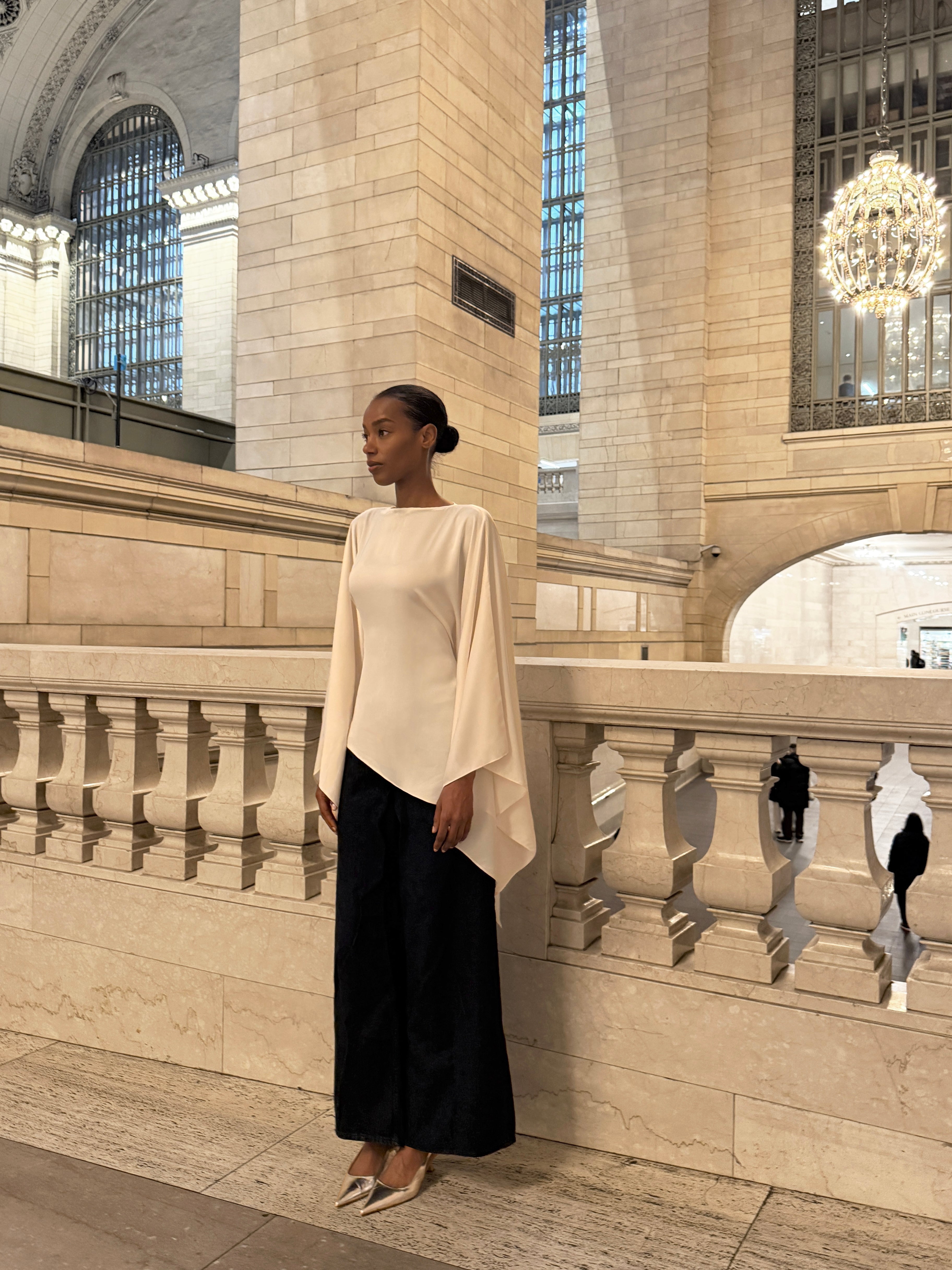 Esmé New York WHITE IVORY butterfly top adjustable ties waist long sleeve asymmetrical