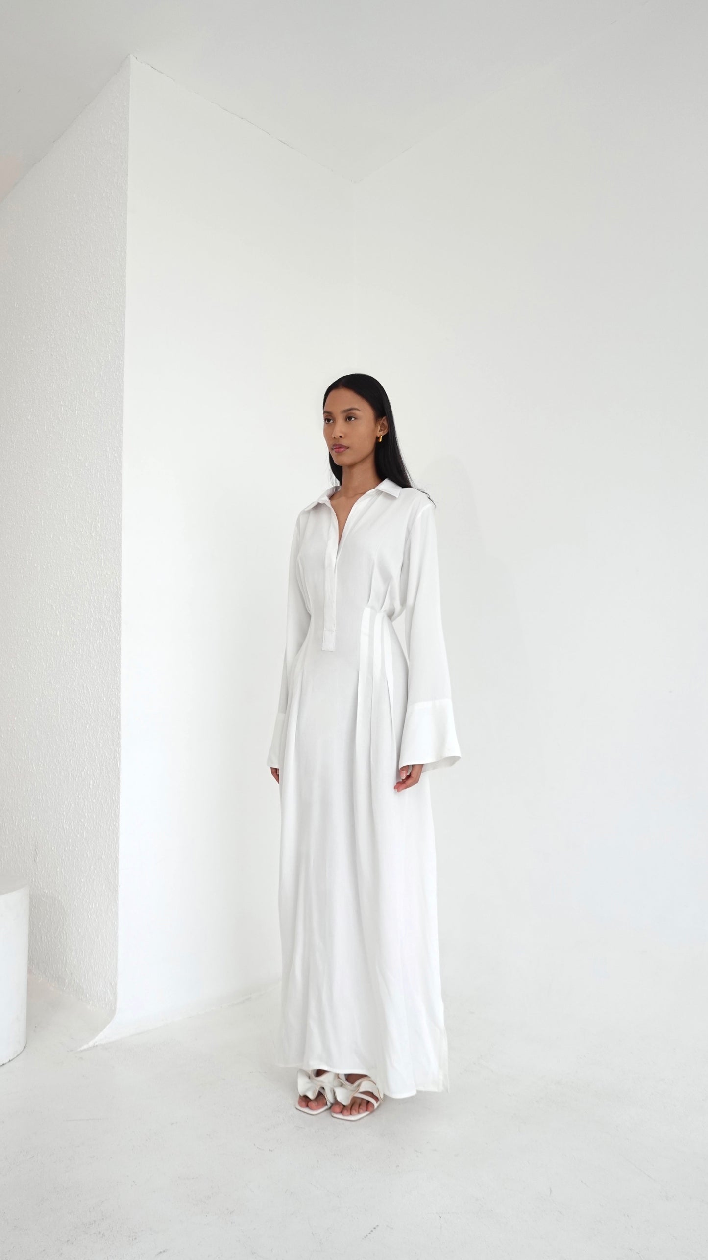 Cinched Maxi Shirt Dress in White | inner included
