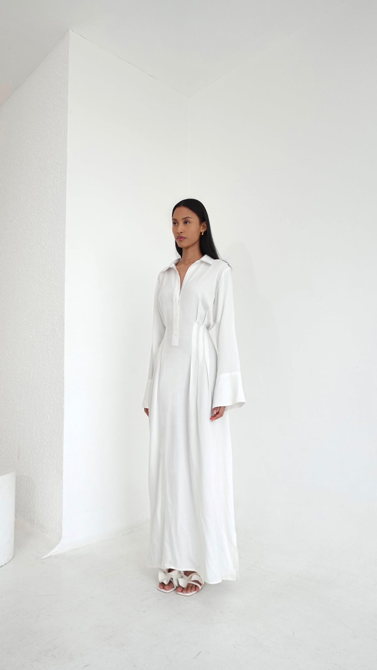 white shirt maxi dress Cinched in | inner included | Leaving Soon XL/XXL Shoe size:3 Maroon Ethnic Maxi Gown Collection-Influencers Approximate Length S/M 144cm