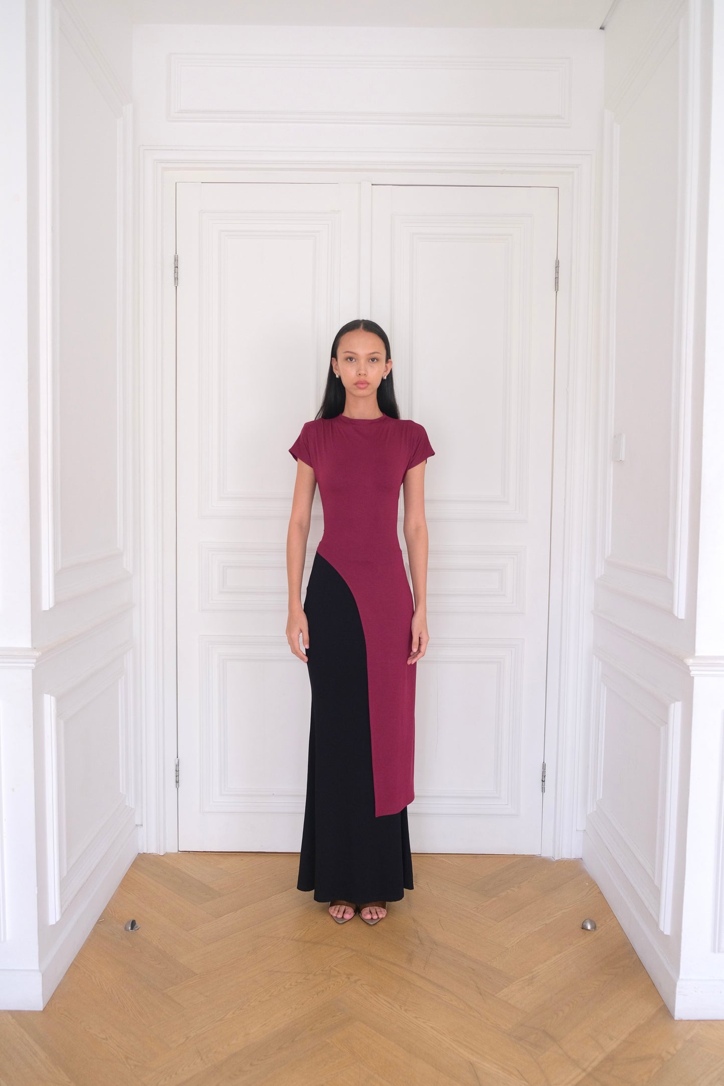 ORIA Short-Sleeve Asymmetrical Long Top