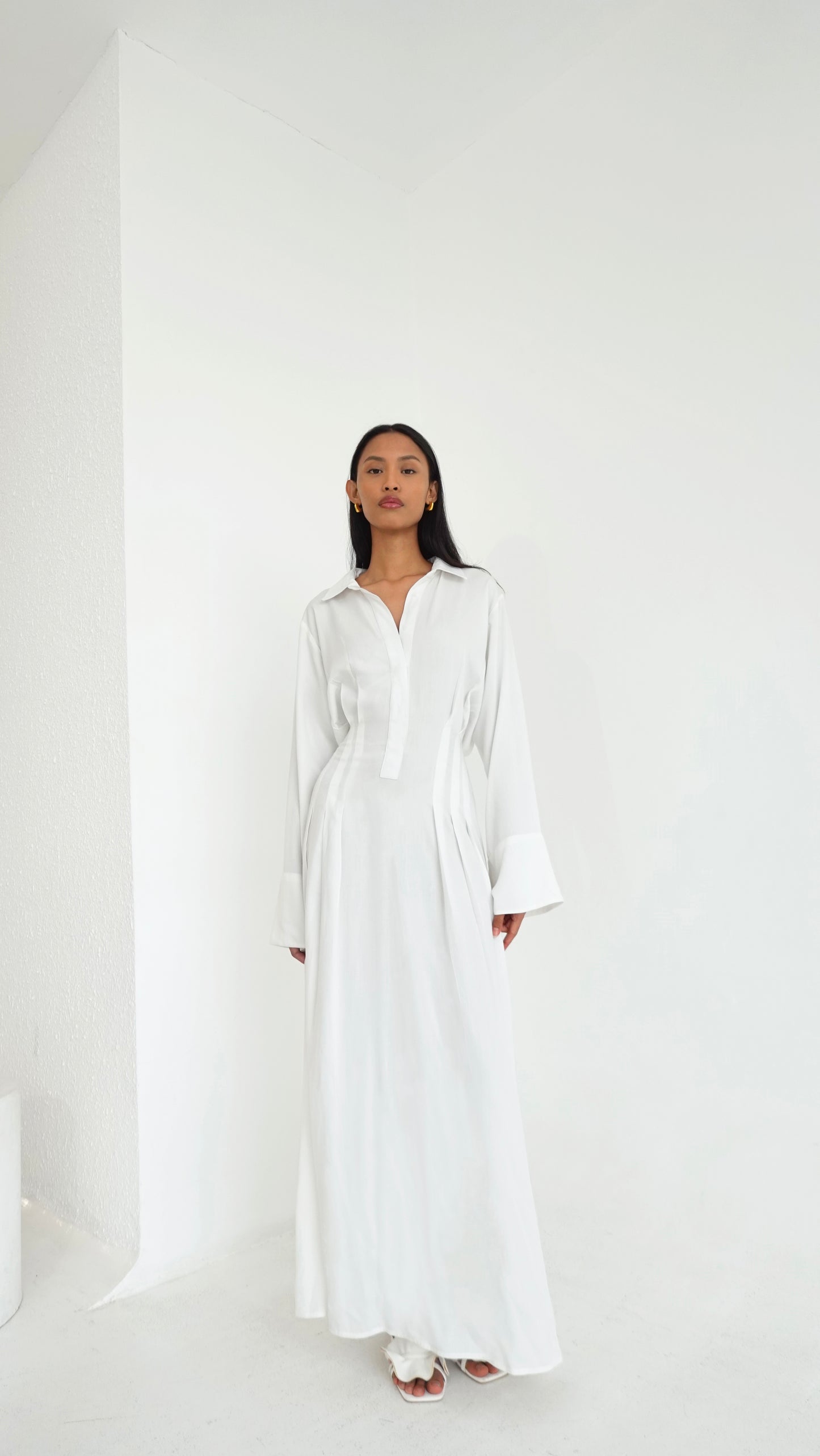 Cinched Maxi Shirt Dress in White | inner included
