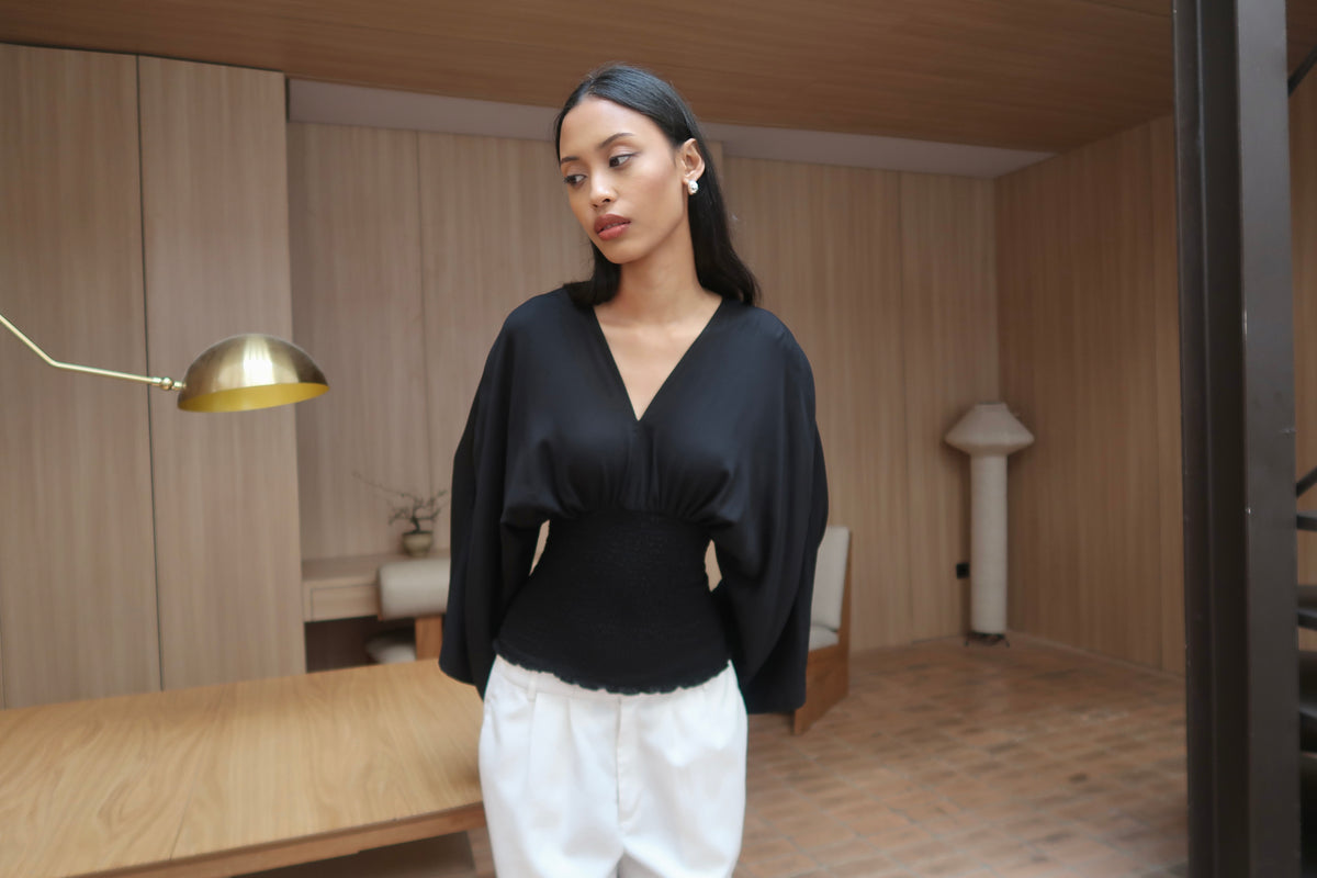 FREYA v-neck Cinched-Waist Top
