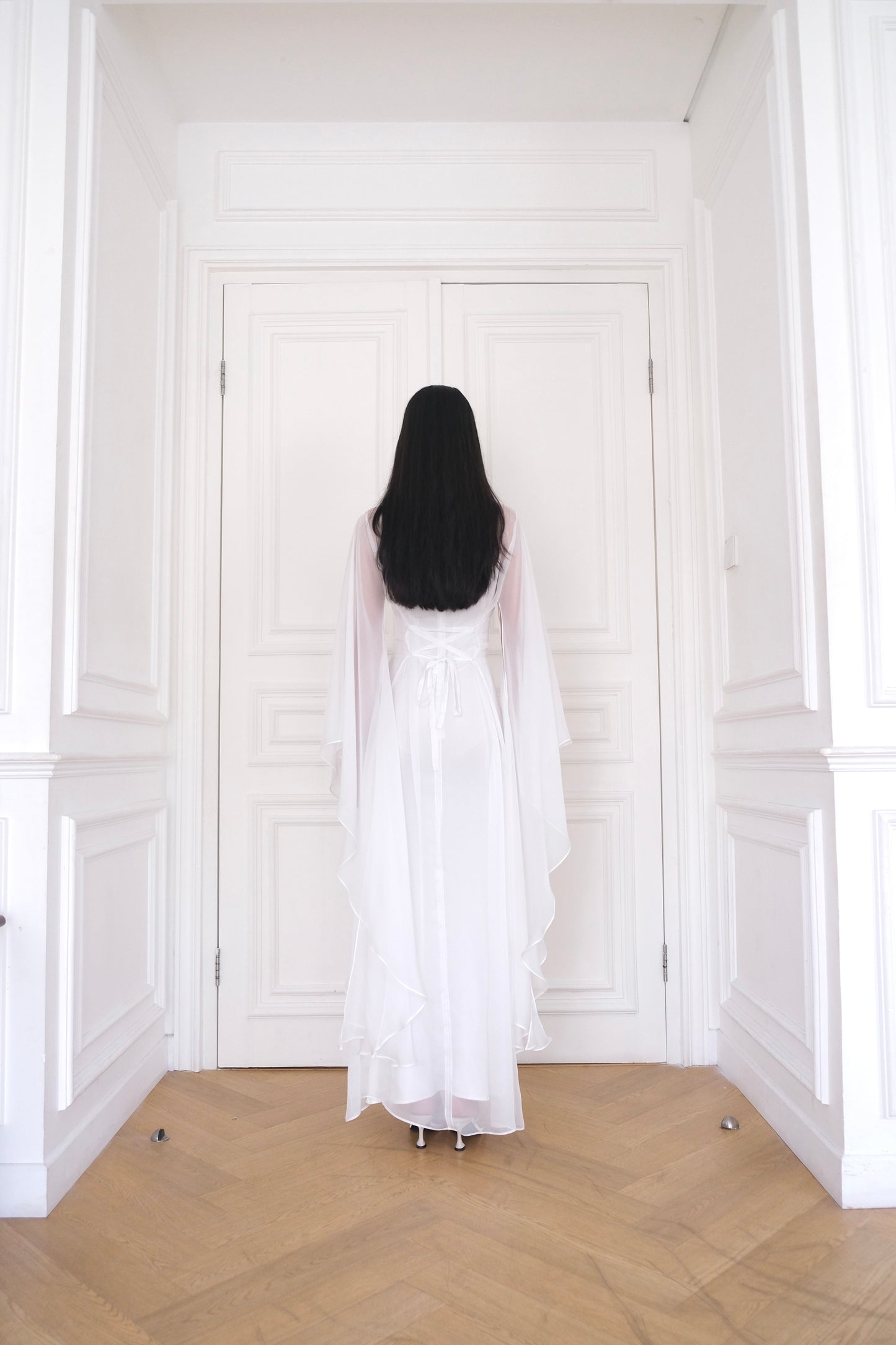 ALUNA Fluid Long Dress in White
